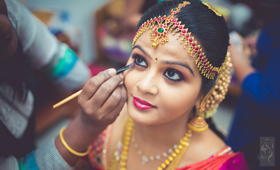 مراحل آرایش عروس هندی